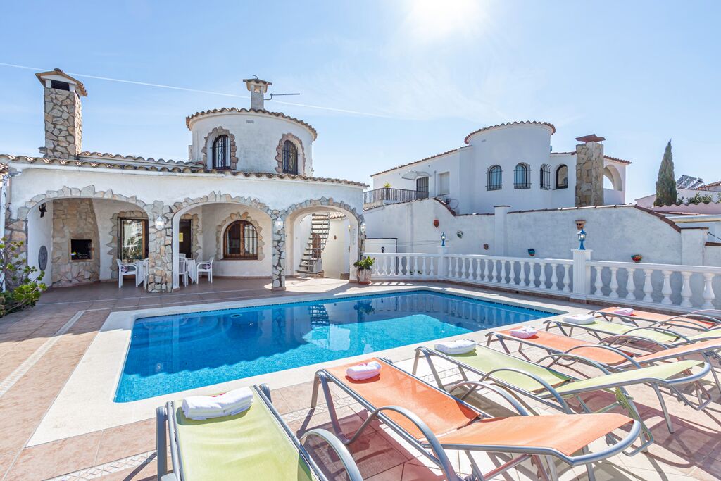 Villa de standing avec piscine privée 6 Personnes à Empuriabrava en Espagne