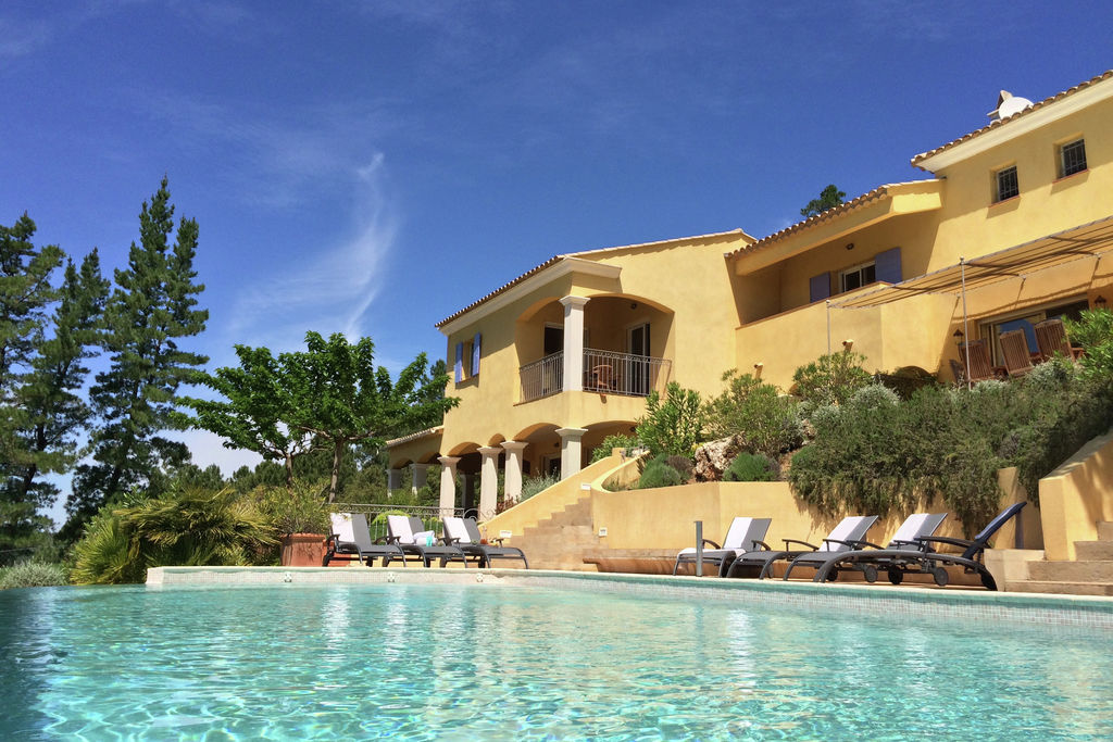 Villa de luxe Le Muy avec piscine 12 Personnes