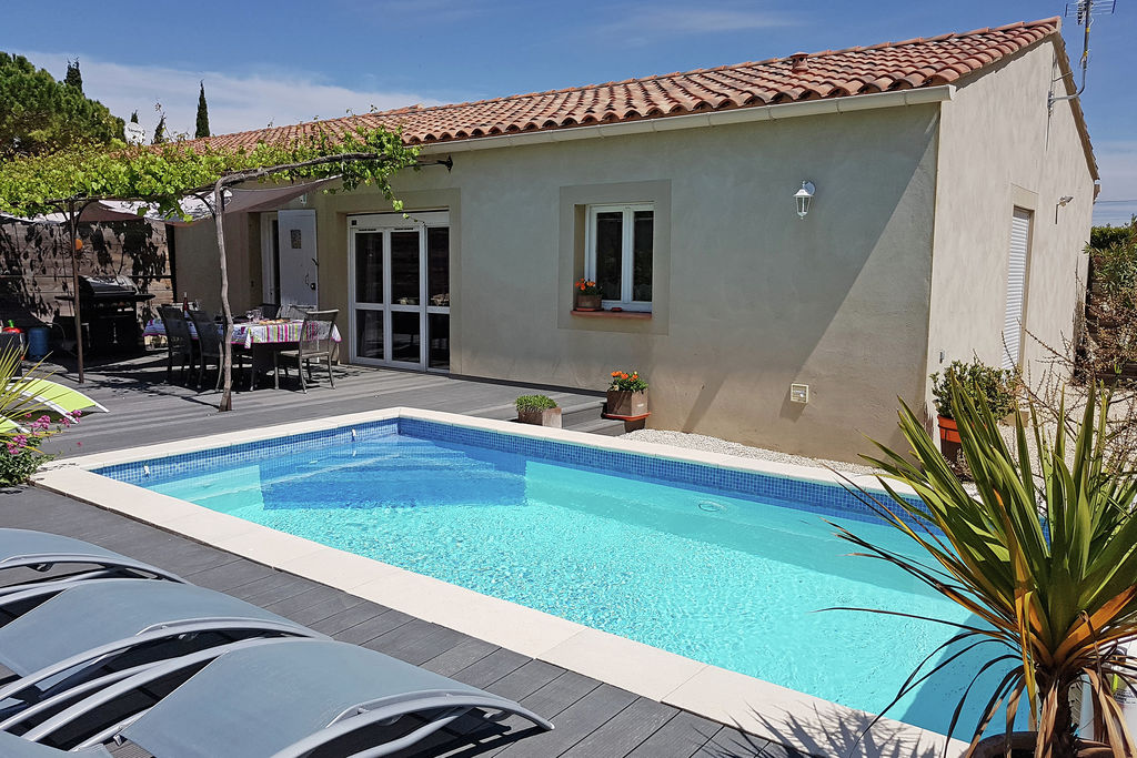 Belle villa avec piscine privée 6 personnes à Lirac dans le Gard