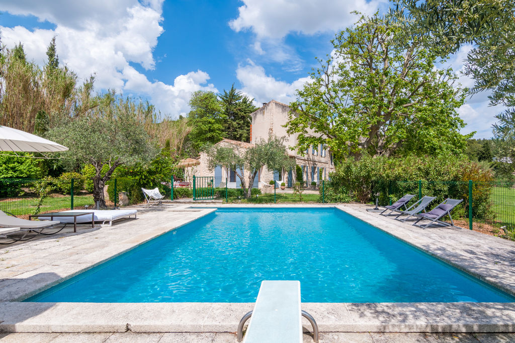 Location villa avec piscine privée à Paradou pour 6 personnes