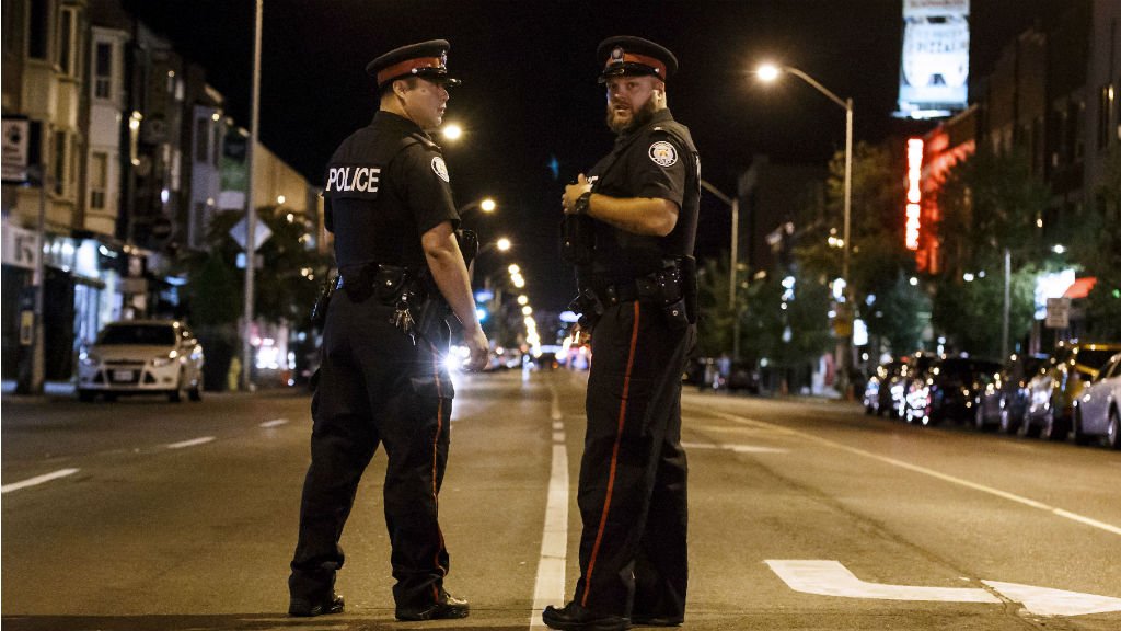 Canada : deux morts, dont le tireur, dans une fusillade à Toronto