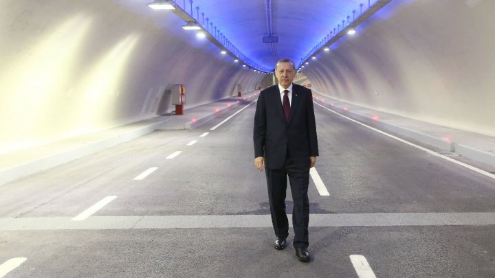 Crise économique, ouvriers en grève : les méga chantiers du président turc Erdogan au ralenti