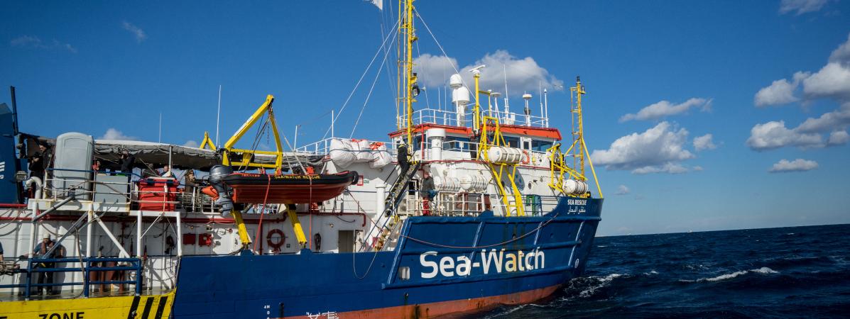 "Des migrants sont prêts à se jeter à l'eau", alertent les secouristes du "Sea Watch", ballottés en Méditerranée depuis 17 jours