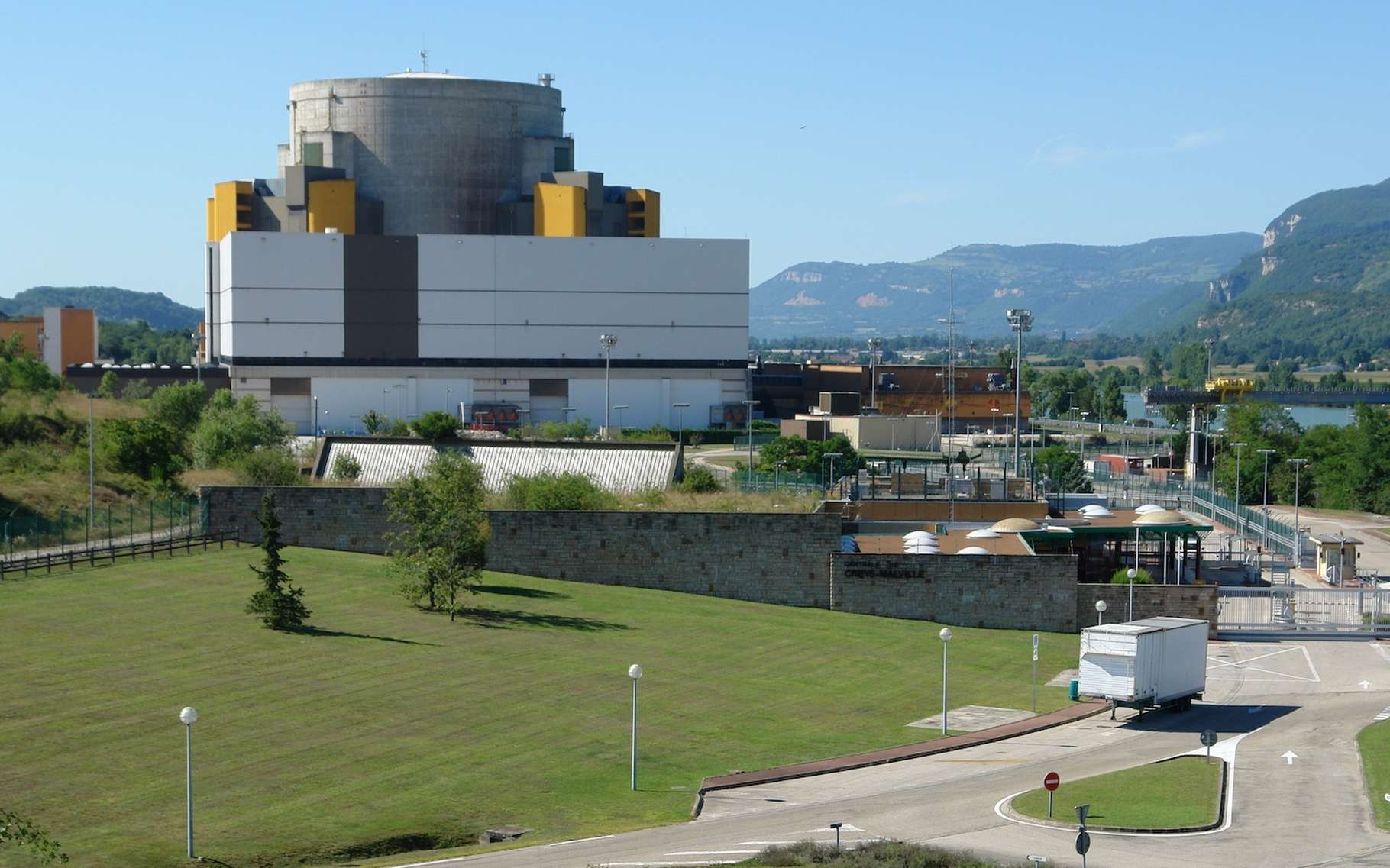 Déconstruction des centrales nucléaires : la cuve du réacteur Superphénix a été ouverte
