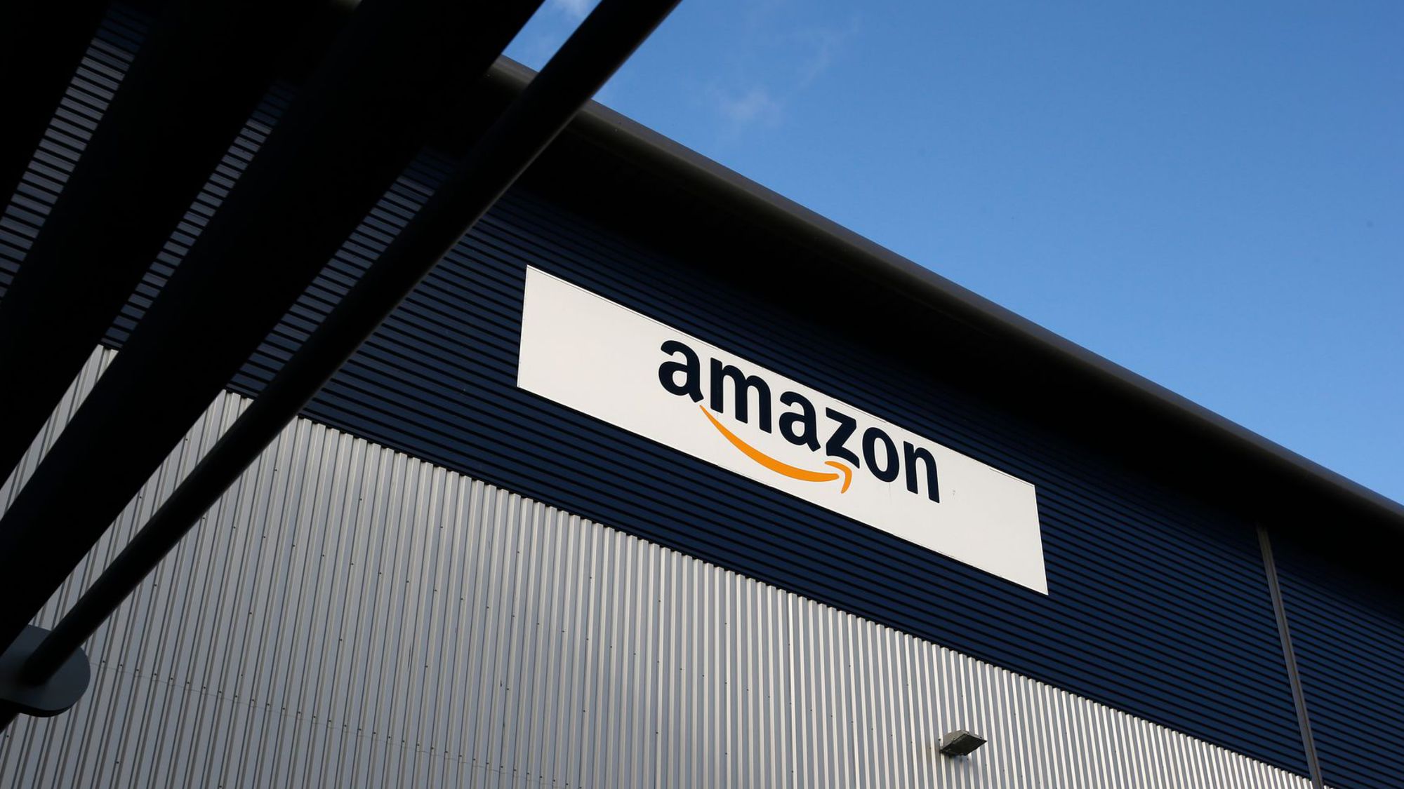 Amazon va créer 1500 emplois en CDI en France - L'Express