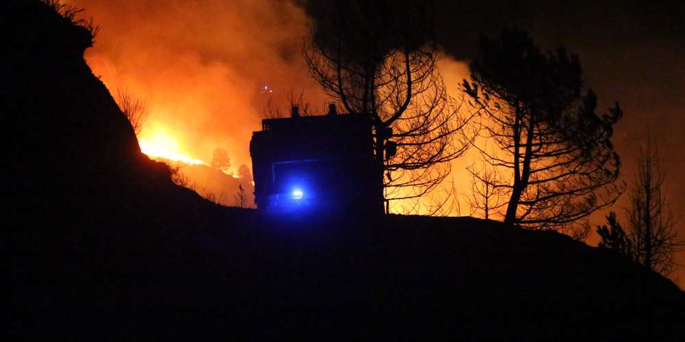 Cinq pompiers blessés dans un violent feu de maquis en Corse - Sud Ouest