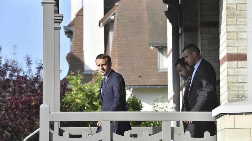 Colère des CRS chargés de surveiller la maison des Macron au Touquet - Le Figaro