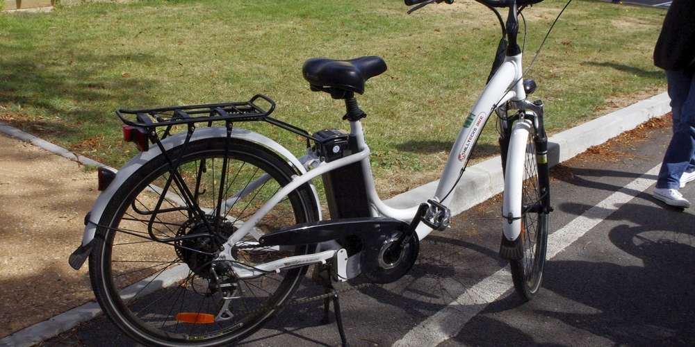 La prime pour l'achat d'un vélo électrique supprimée en 2018 - Le Point
