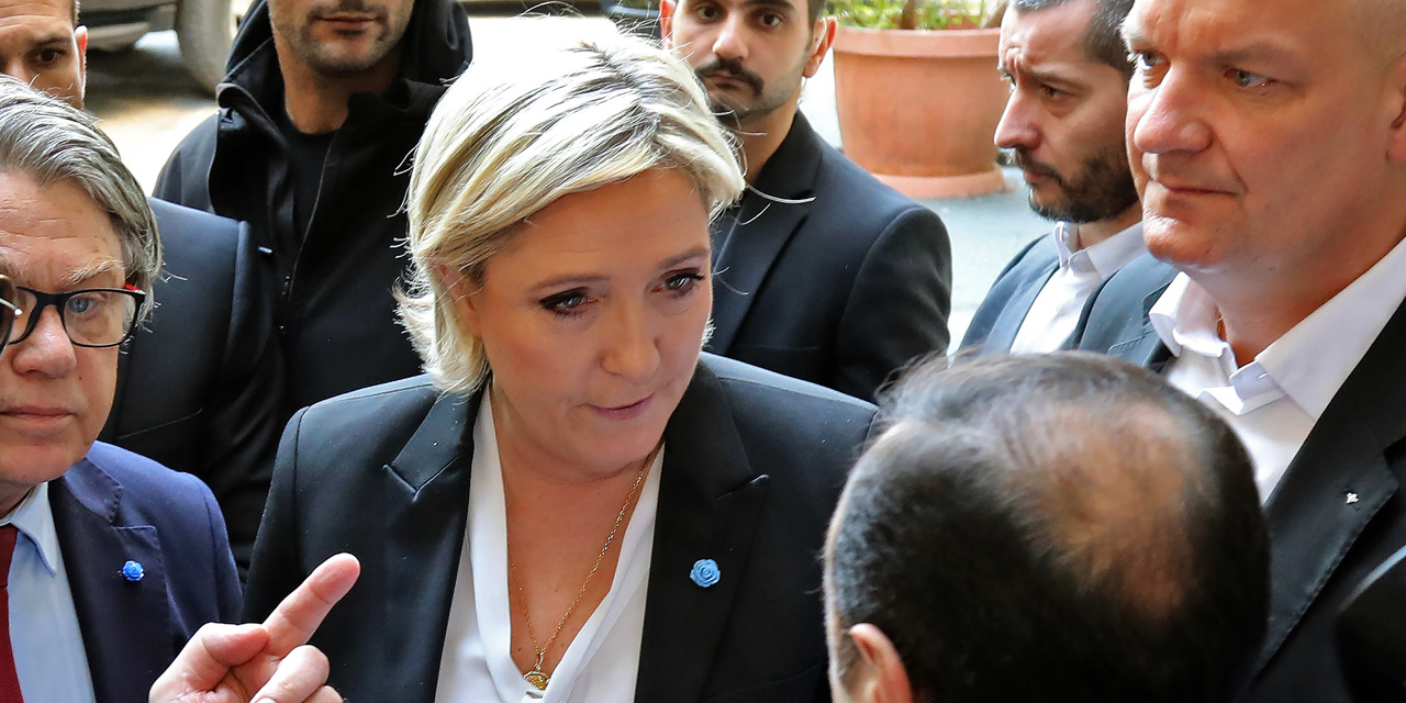 Marine Le Pen refuse de porter le voile à Beyrouth - Le Figaro