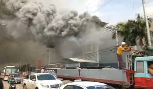 Russie : 56 morts dans l'incendie d'un centre commercial - Le Figaro