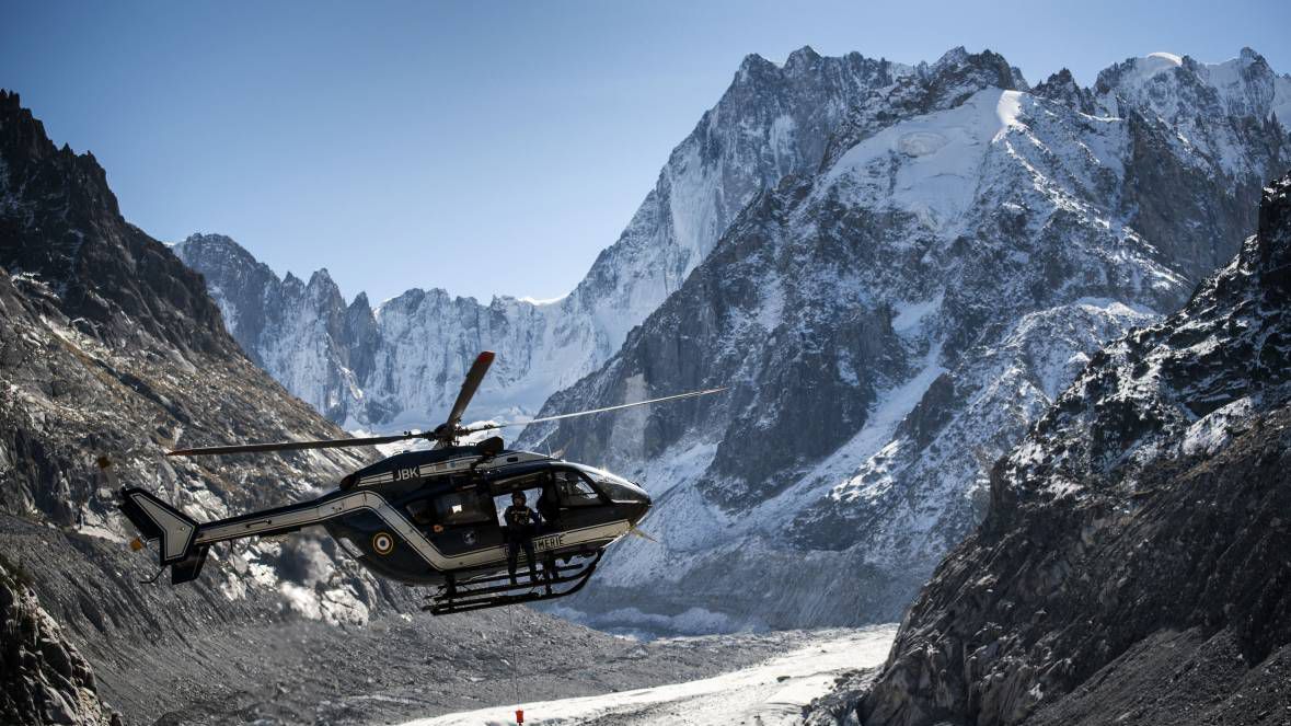 Un groupe de randonneurs emporté par une avalanche à Chamonix - Franceinfo