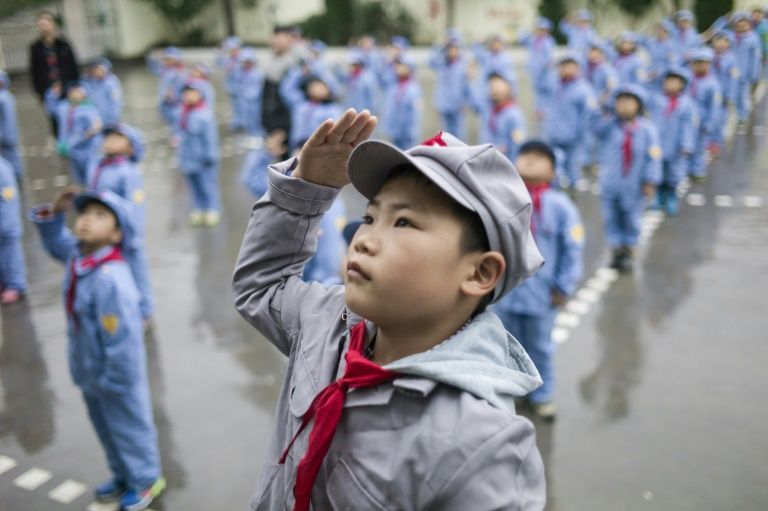 Chine: éducation "patriotique" et uniforme militaire