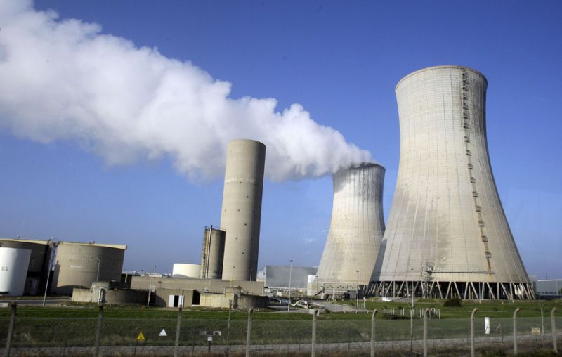 Nucléaire: Cinq nouveaux réacteurs EDF à l'arrêt