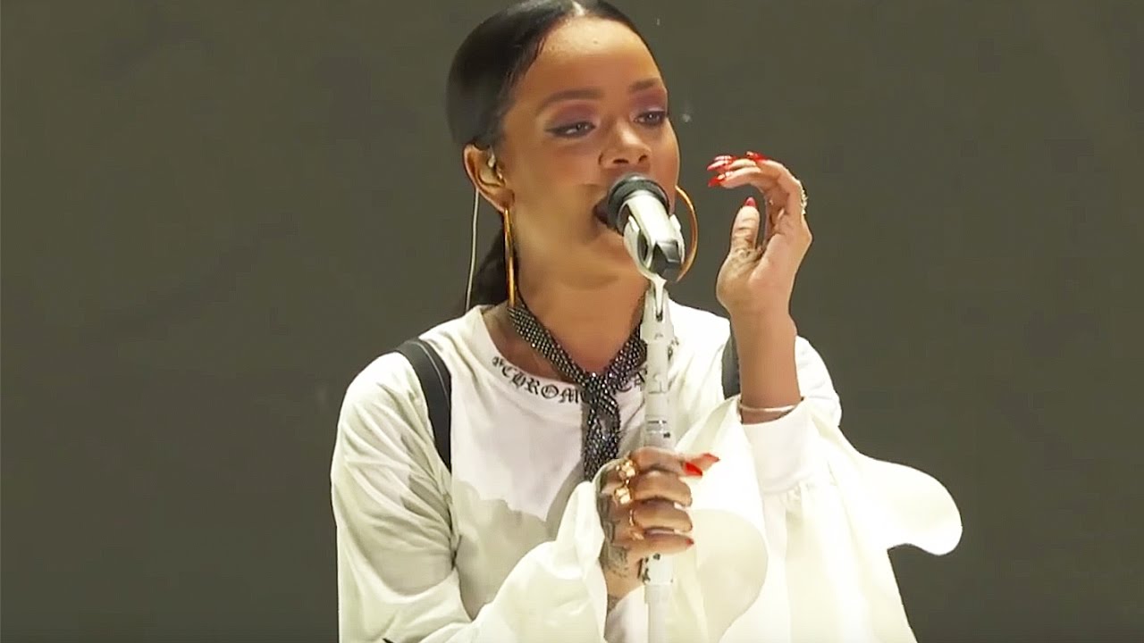 Rihanna en nonne dénudée ou en « pape sexy » : sacrilège ou émancipation ?
