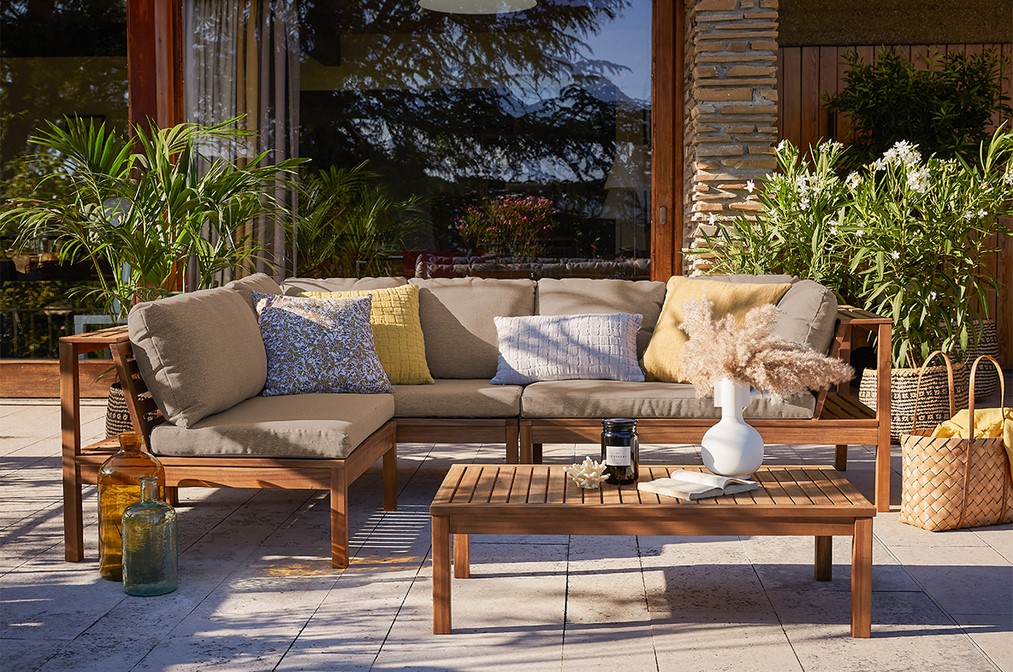 Salon de jardin d'angle BELIZE 6 places en bois massif avec coussins déhoussables taupe - Miliboo