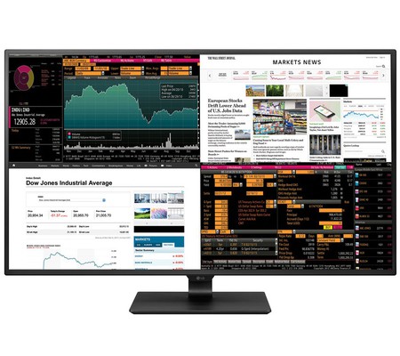 Un moniteur LG 43" UHD capable d'afficher 4 flux en même temps