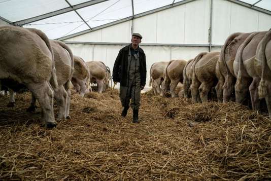 Emmanuel Macron reçoit à l’Elysée un monde agricole en crise