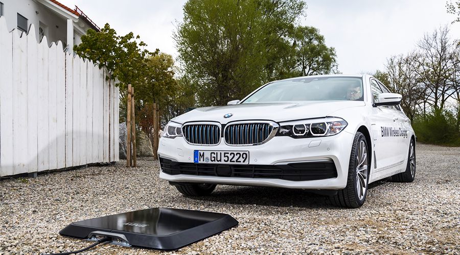 Recharge par induction de série chez BMW sur la 530e iPerformance