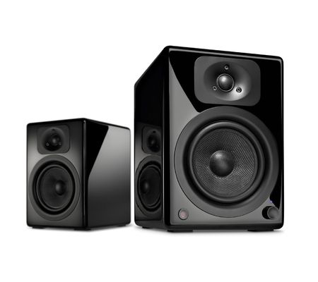 Two Neo et Pro : deux nouvelles paires d’enceintes actives Wavemaster