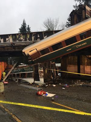 États-Unis : le train qui a déraillé roulait plus de deux fois trop vite - Le Figaro