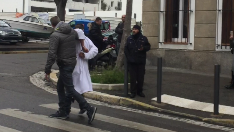 Un homme qui était retranché dans un immeuble dans le 15e à Marseille, Boulevard Oddo a été interpellé. / © Karine Bellifa