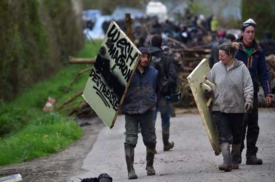 Notre-Dames-des-Landes : début des opérations de déblaiement sur la ZAD - Le Monde