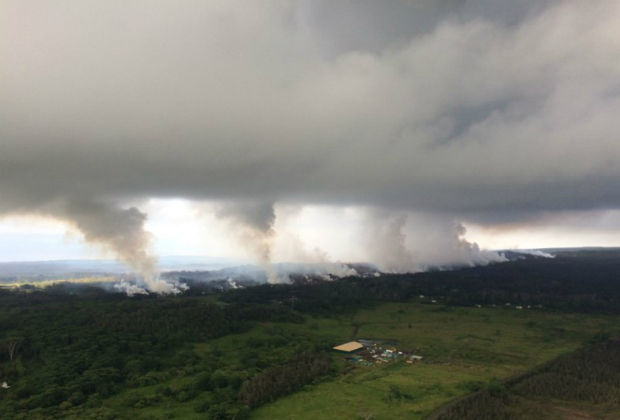 En images : explosion sur le volcan hawaïen Kilauea à Hawaï, les habitants appelés à s'abriter