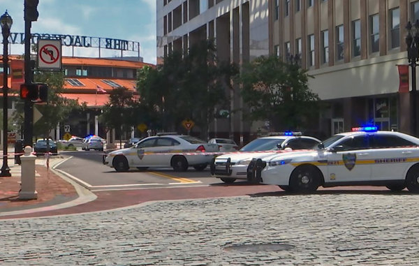 États-Unis : fusillade meurtrière dans un tournoi de jeux vidéo à Jacksonville, en Floride
