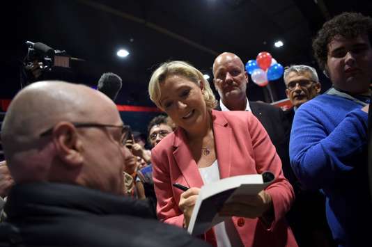 Marine Le Pen, après son discours, le 23 septembre.