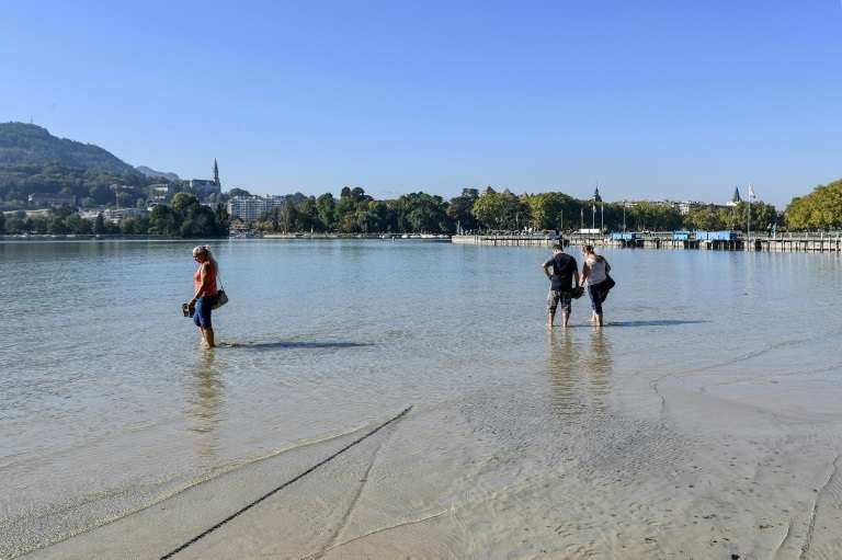 Sécheresse : le lac d'Annecy au plus bas depuis 70 ans