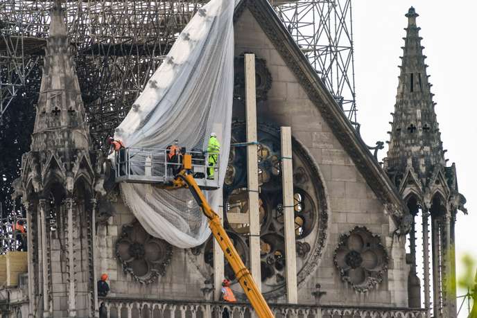 Les collectivités locales rivalisent de générosité après l’incendie de Notre-Dame