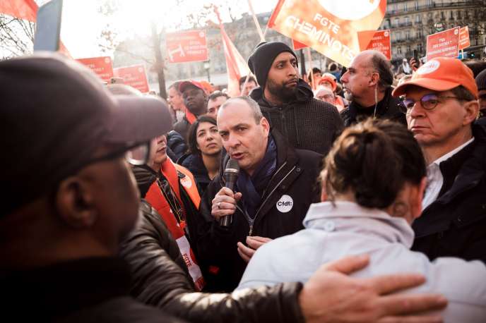 Réforme des retraites : la CFDT fait grise mine