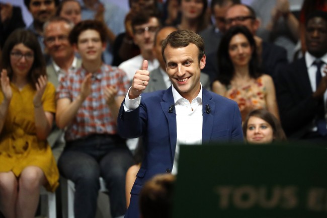 Emmanuel Macron, lors du meeting de « En Marche », à Paris, le 12 juillet 2016 - PATRICK KOVARIK/AFP