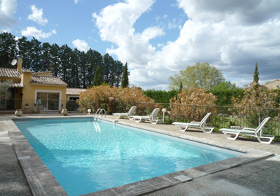Villa avec piscine pour 8 personnes à Lagnes - Location Lagnes Odalys