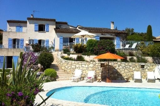 Abritel Location Roquebrune-sur-Argens Villa de 220 m2, piscine et jardin