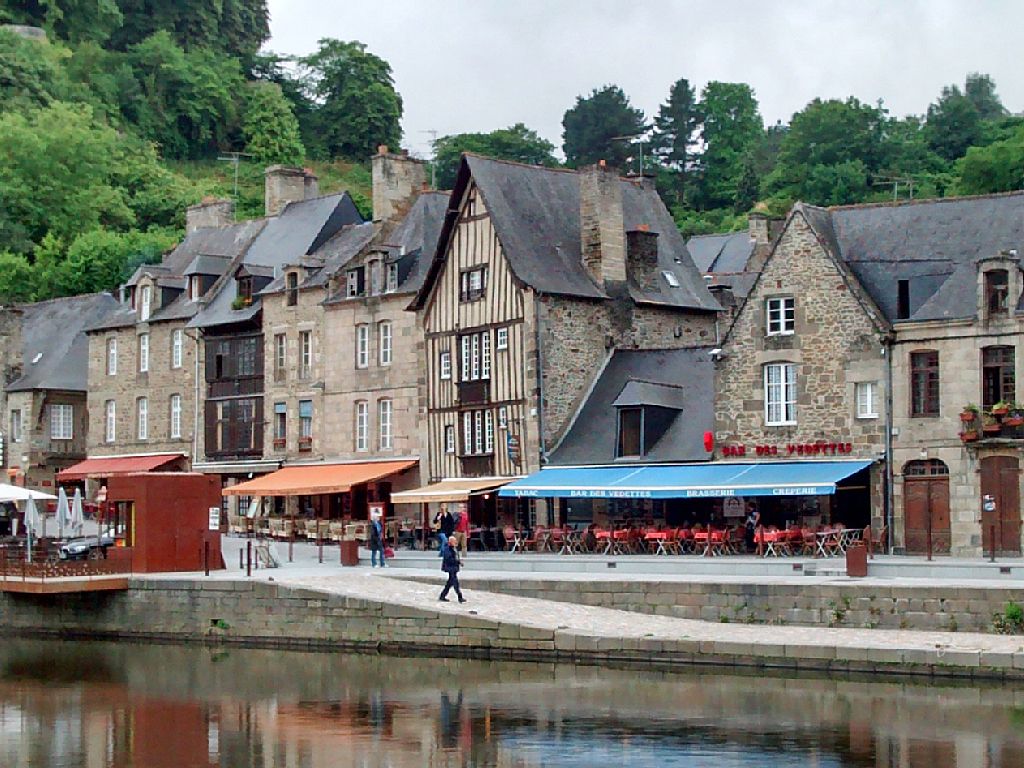 Abritel Location Bretagne - Maison de vacances Lanvallay dans le port de Dinan