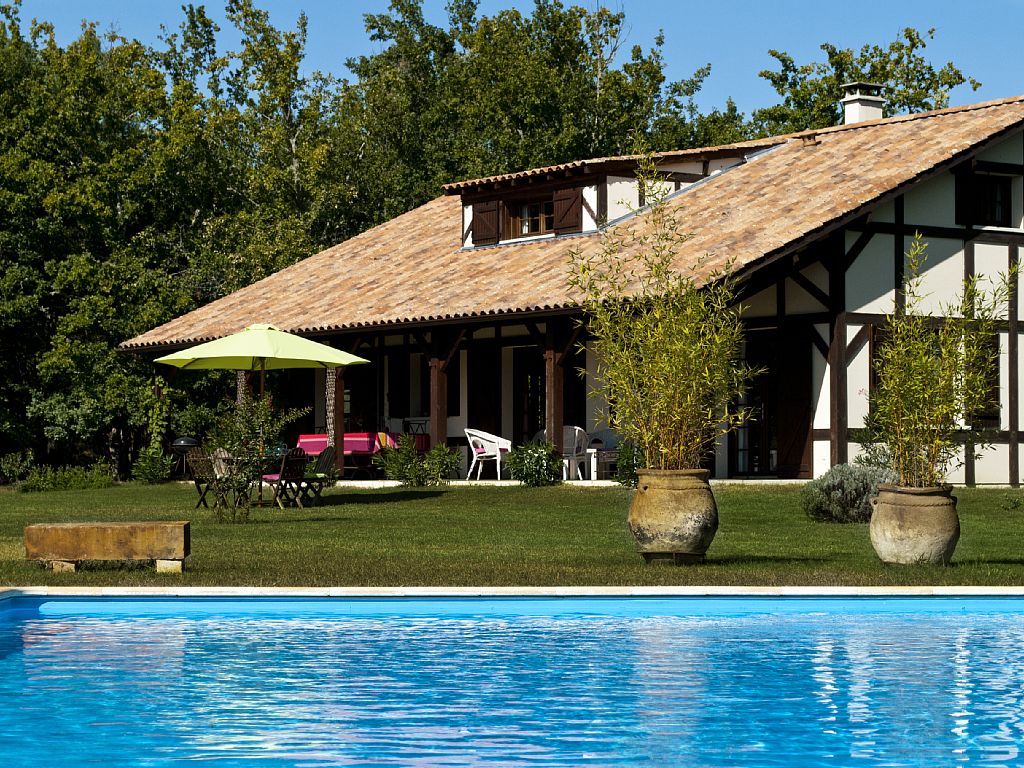 Abritel Location Saint-Julien-en-Born Grande maison 5* piscine chauffée