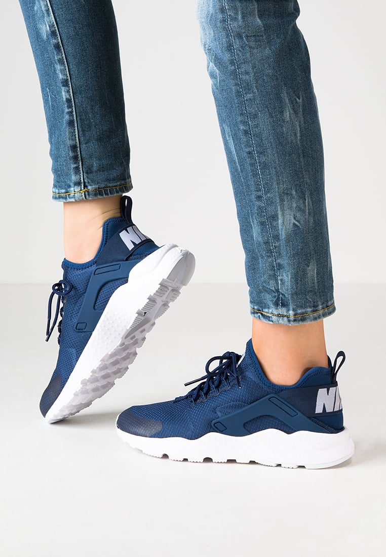 nike sportswear huarache run ultra