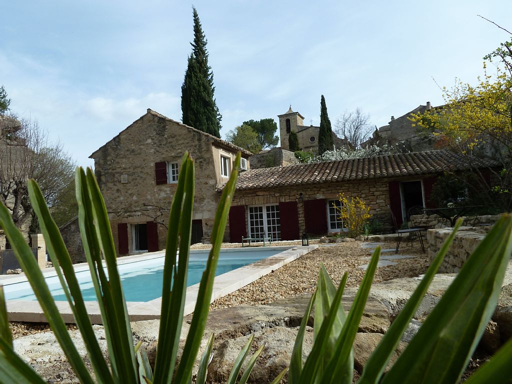 Abritel Location Taillades Luberon - Bastidon de caractère en pierre avec piscine