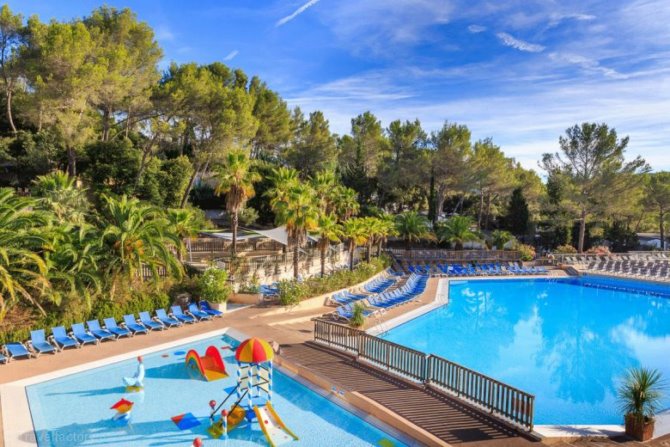 Camping Club et Spa Holiday Green 5* à Fréjus en Provence-Alpes-Côte d'Azur