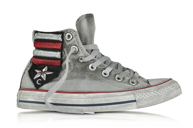 Converse Limited Edition Chuck Taylor All Star Sneakers Montantes Unisexe en Toile Grise avec Patch Drapeau Vintage