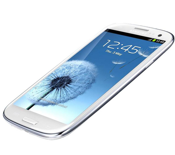 Smartphone Carrefour - Galaxy S 3 16 Go blanc prix 594,95 euros