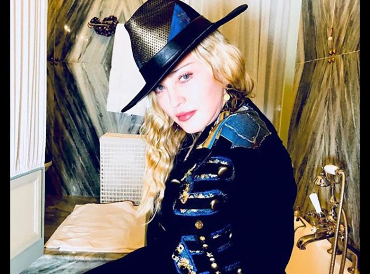 Madonna enflamme Instagram avec un cliché seins nus 