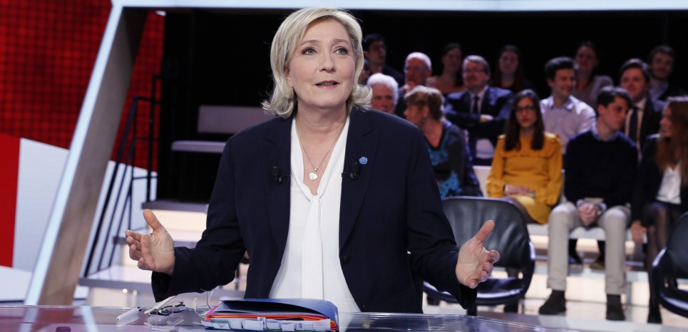 Marine Le Pen sur le plateau de "L'Emission politique", le 9 février 2017. (T. SAMSON/AFP