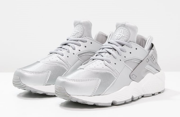 Nike Sportswear AIR HUARACHE RUN SE Baskets basses metallic silver/matte silver/pure platinum/summit white