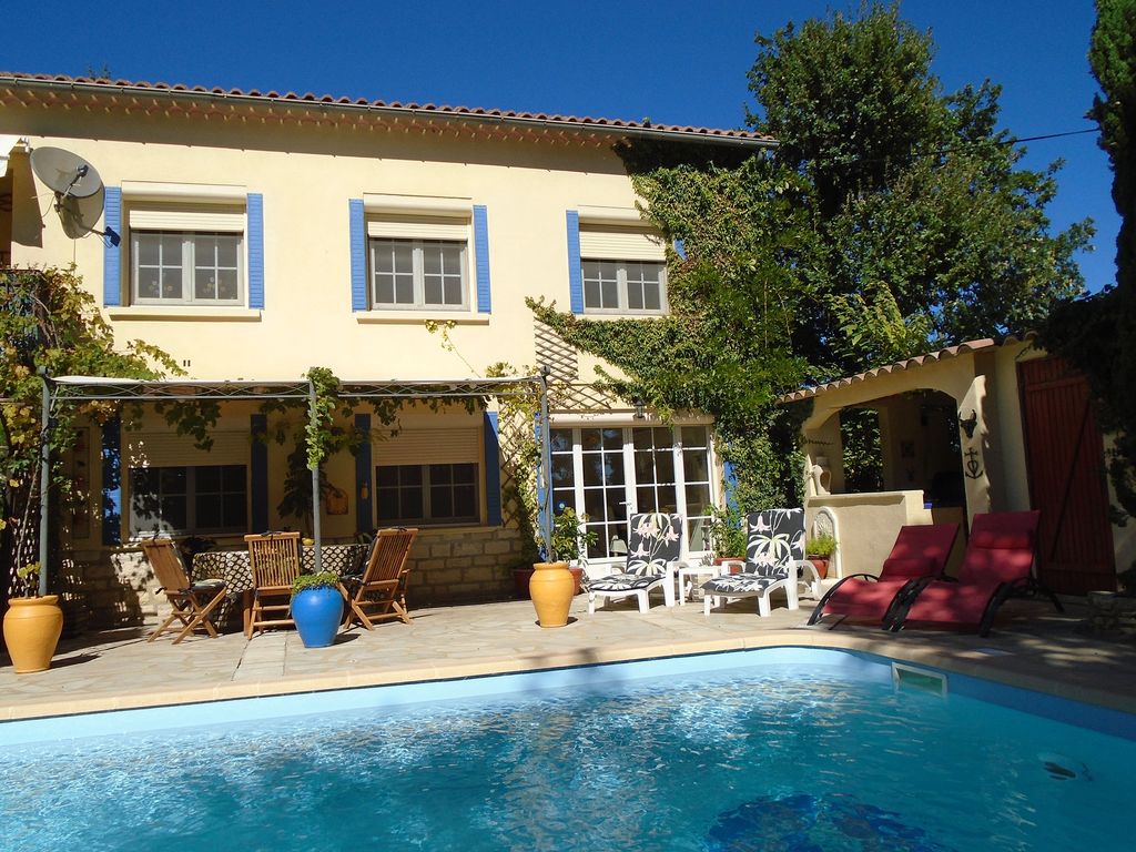 Abritel Location Laudun-l'Ardoise - La Soleillade avec piscine privée dans le centre de la Provence