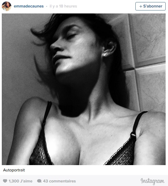 PHOTO Emma de Caunes : son selfie sexy en soutien-gorge