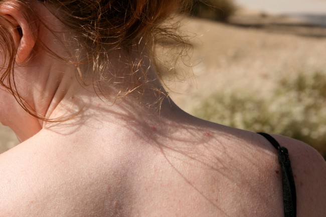 Femme rousse vue de dos - Quinn Dombrowski/Flickr/CC