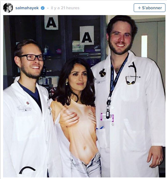 PHOTO Blessée sur un tournage, Salma Hayek se rend aux urgences en t-shirt topless