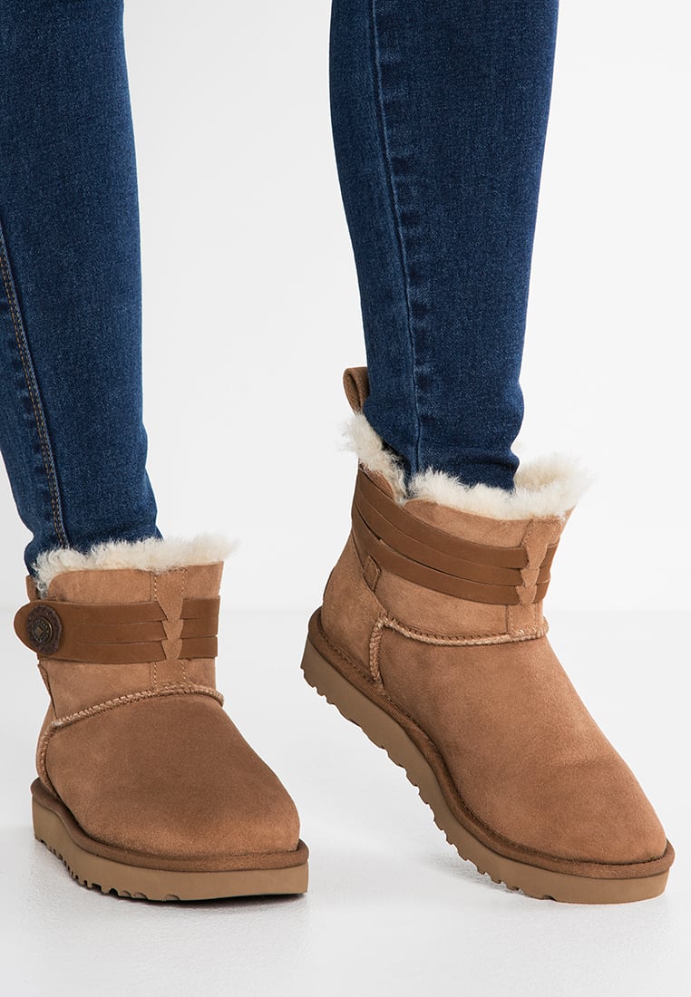 UGG ELVA Bottines chestnut 